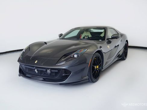 Used 2021 Ferrari 812 GTS RWD image 2