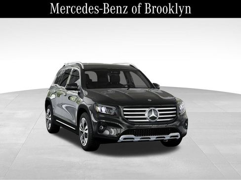 Used 2025 Mercedes-Benz GLB 250 4MATIC image 9