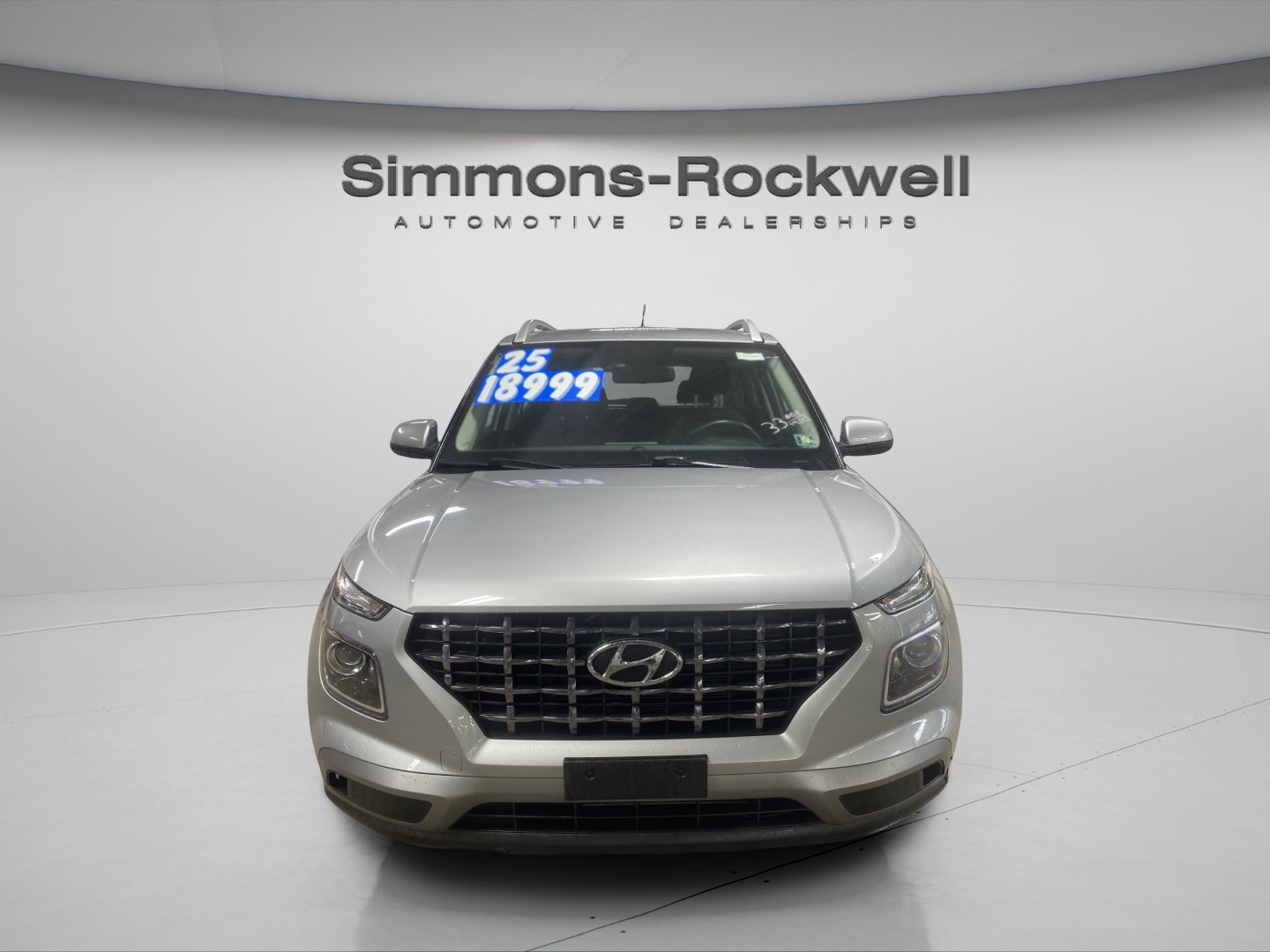 Used 2025 Hyundai Venue SEL FWD image 9