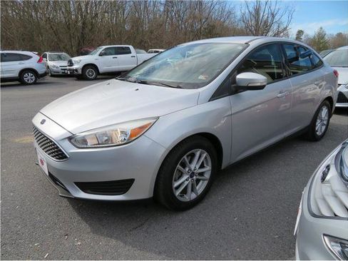 Used 2015 Ford Focus SE image 31