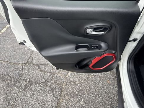 Used 2015 Jeep Renegade Trailhawk w/ Safety & Security Group I image 21