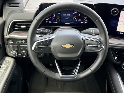 Used 2025 Chevrolet Tahoe Premier AWD/4WD image 18