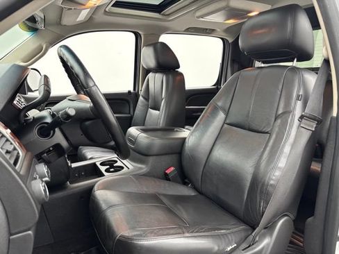 Used 2012 Chevrolet Avalanche LT AWD/4WD image 18