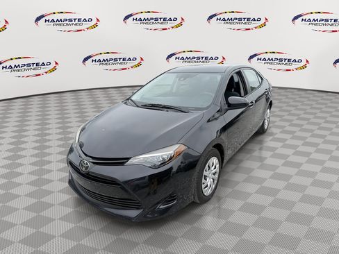 Used 2018 Toyota Corolla LE FWD image 1