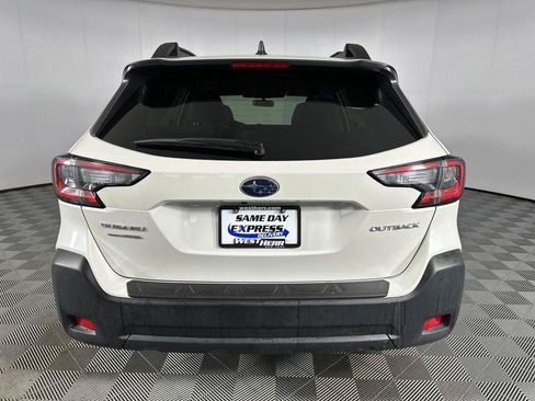 Used 2025 Subaru Outback Premium AWD/4WD image 6
