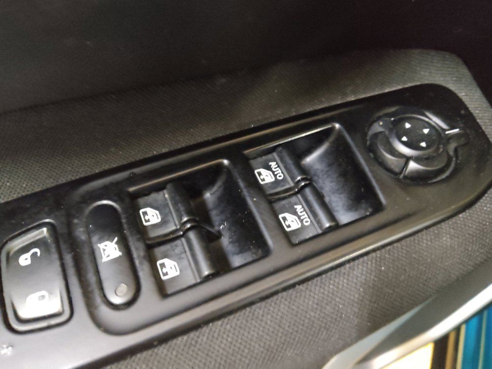 Used 2021 Jeep Renegade Latitude FWD image 27