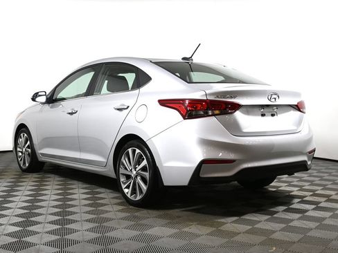 Used 2022 Hyundai Accent Limited FWD image 5