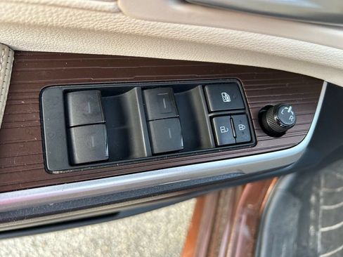 Used 2021 Toyota Sienna XLE FWD image 18