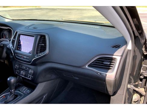 Used 2022 Jeep Cherokee Latitude Lux w/ Sun & Sound Group FWD image 15
