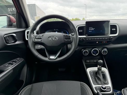 New 2025 Hyundai Venue Limited image 10
