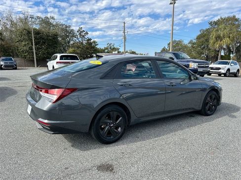 Used 2023 Hyundai Elantra SEL image 5