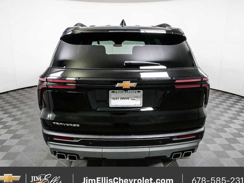 Used 2025 Chevrolet Traverse LT image 26