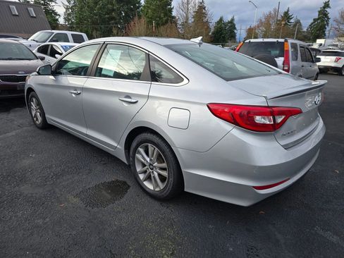 Used 2017 Hyundai Sonata SE image 3