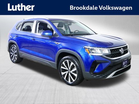 Used 2023 Volkswagen Taos SE AWD/4WD image 1