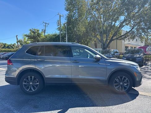 Used 2023 Volkswagen Tiguan SE image 4