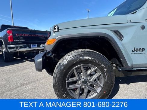 New 2026 Jeep Gladiator Sport AWD/4WD image 11