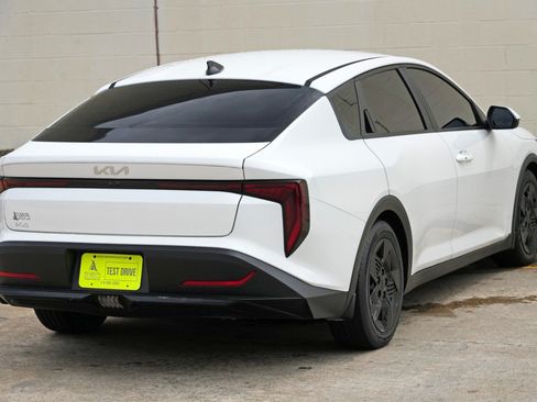 Used 2025 Kia K4 FWD image 46