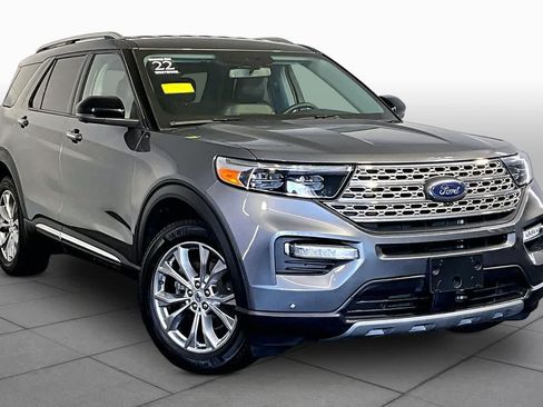 Used 2022 Ford Explorer Limited w/ Equipment Group 301A AWD/4WD image 3