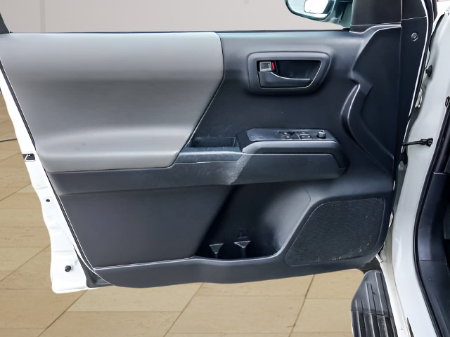 Used 2018 Toyota Tacoma SR RWD image 19