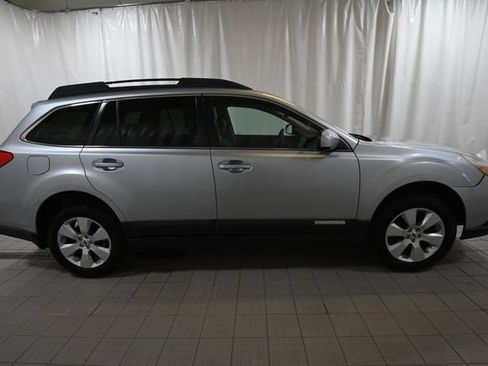 Used 2012 Subaru Outback 2.5i Limited w/ Moonroof Pkg AWD/4WD image 12