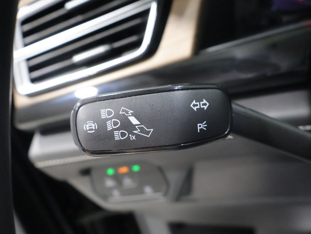 Used 2025 Volkswagen Atlas SE AWD/4WD image 33