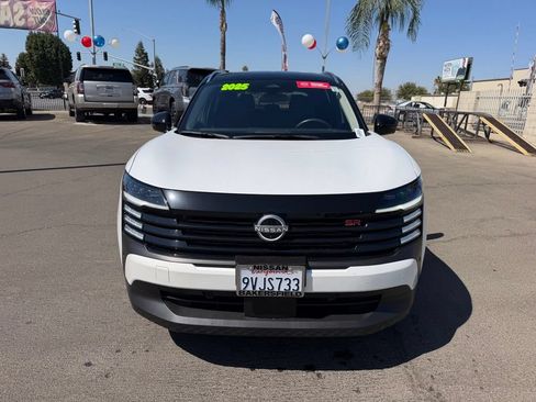 Certified 2025 Nissan Kicks SR AWD/4WD image 2