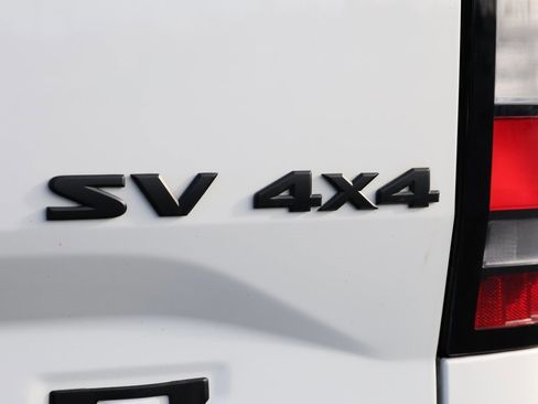 Used 2023 Nissan Frontier SV w/ Midnight Edition Package image 8