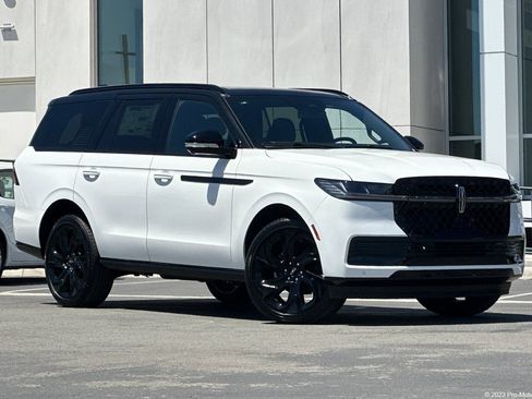 New 2026 Lincoln Navigator Black Label AWD/4WD image 1