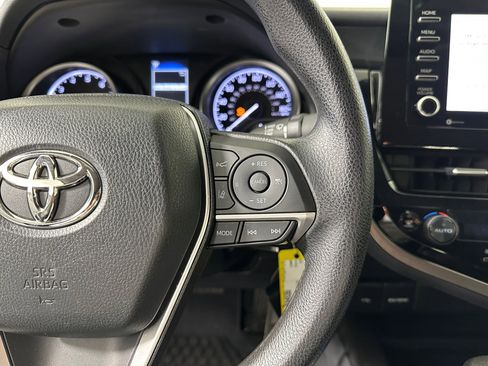 Used 2022 Toyota Camry LE image 24