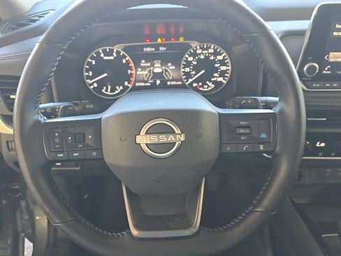 Used 2025 Nissan Rogue SV AWD/4WD image 7