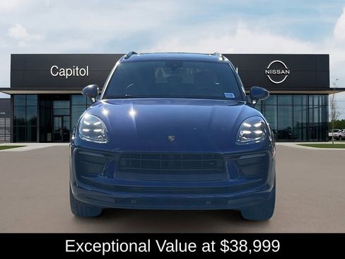Used 2022 Porsche Macan image 2