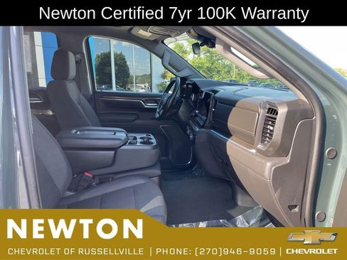 Used 2025 Chevrolet Silverado 1500 LT AWD/4WD image 21