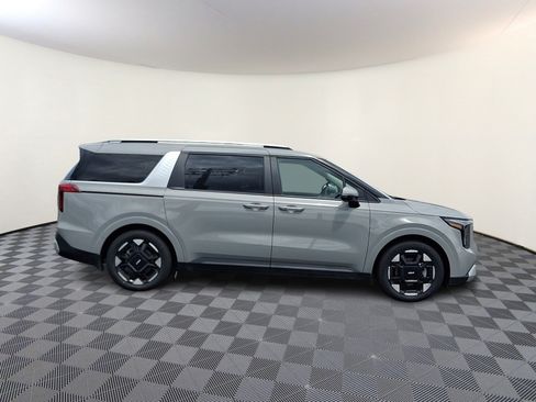 Used 2025 Kia Carnival EX FWD image 7