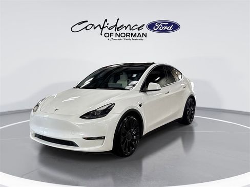 Used 2023 Tesla Model Y Performance image 3