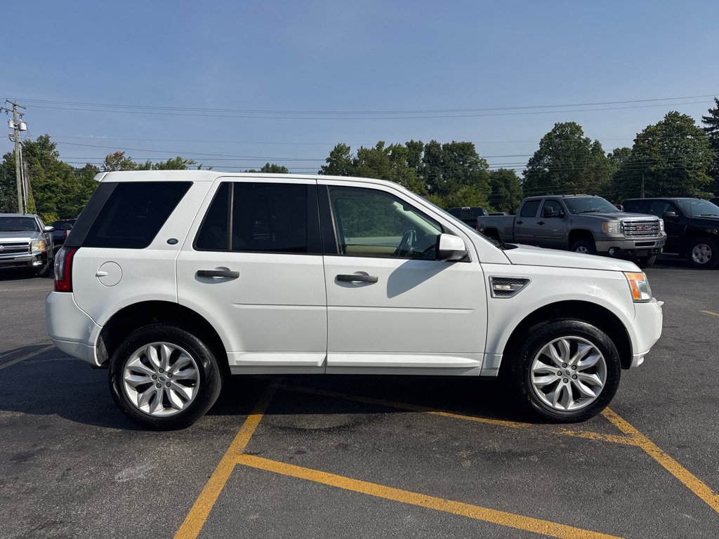 Used 2011 Land Rover LR2 HSE AWD/4WD image 5