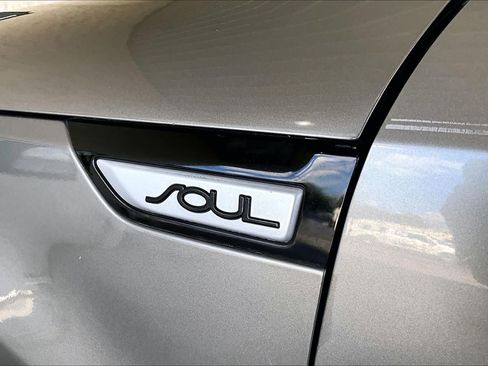 Used 2015 Kia Soul FWD image 9