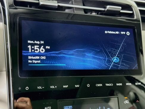 Certified 2024 Hyundai Tucson Limited AWD/4WD image 8