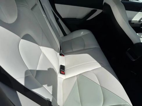 Used 2019 Tesla Model 3 Standard Range Plus image 7