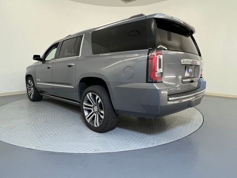 Used 2020 GMC Yukon XL Denali w/ Denali Ultimate Package image 3
