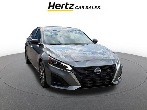 Used 2025 Nissan Altima 2.5 SV image 1