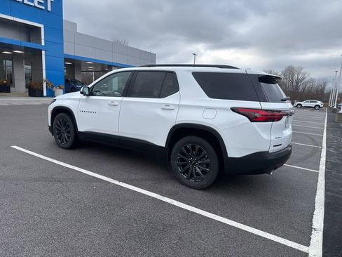 Used 2022 Chevrolet Traverse RS image 4