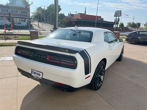 Used 2022 Dodge Challenger R/T Scat Pack w/ Scat Pack Stripe image 7