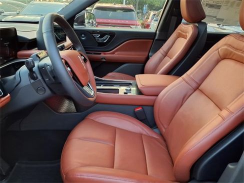 New 2025 Lincoln Aviator Reserve image 7