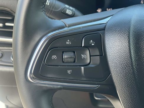 Used 2025 Buick Envista Sport Touring image 11