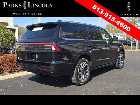 Certified 2025 Lincoln Navigator Reserve image 4