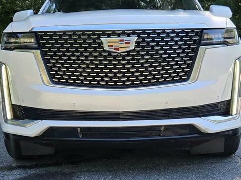 Used 2022 Cadillac Escalade ESV Premium Luxury w/ Performance Package image 14