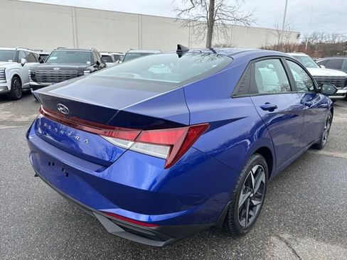 Certified 2023 Hyundai Elantra SEL w/ Convenience Package image 17