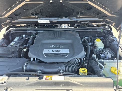 Used 2015 Jeep Wrangler Unlimited Sport w/ Quick Order Package 24S AWD/4WD image 24