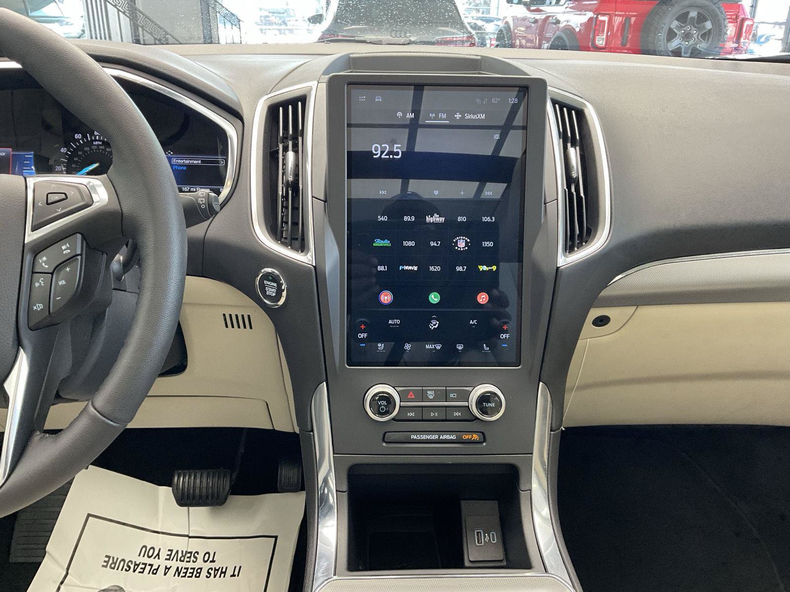 Used 2021 Ford Edge Titanium AWD/4WD image 17