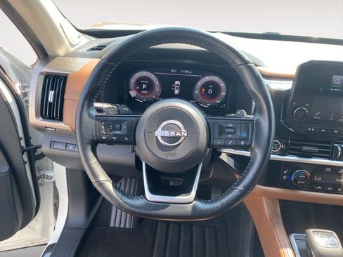 Used 2022 Nissan Pathfinder Platinum w/ Cargo Package AWD/4WD image 14